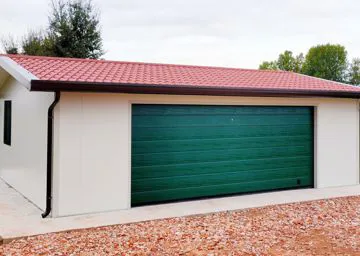 Box prefabbricato a 2 falde con sezionale