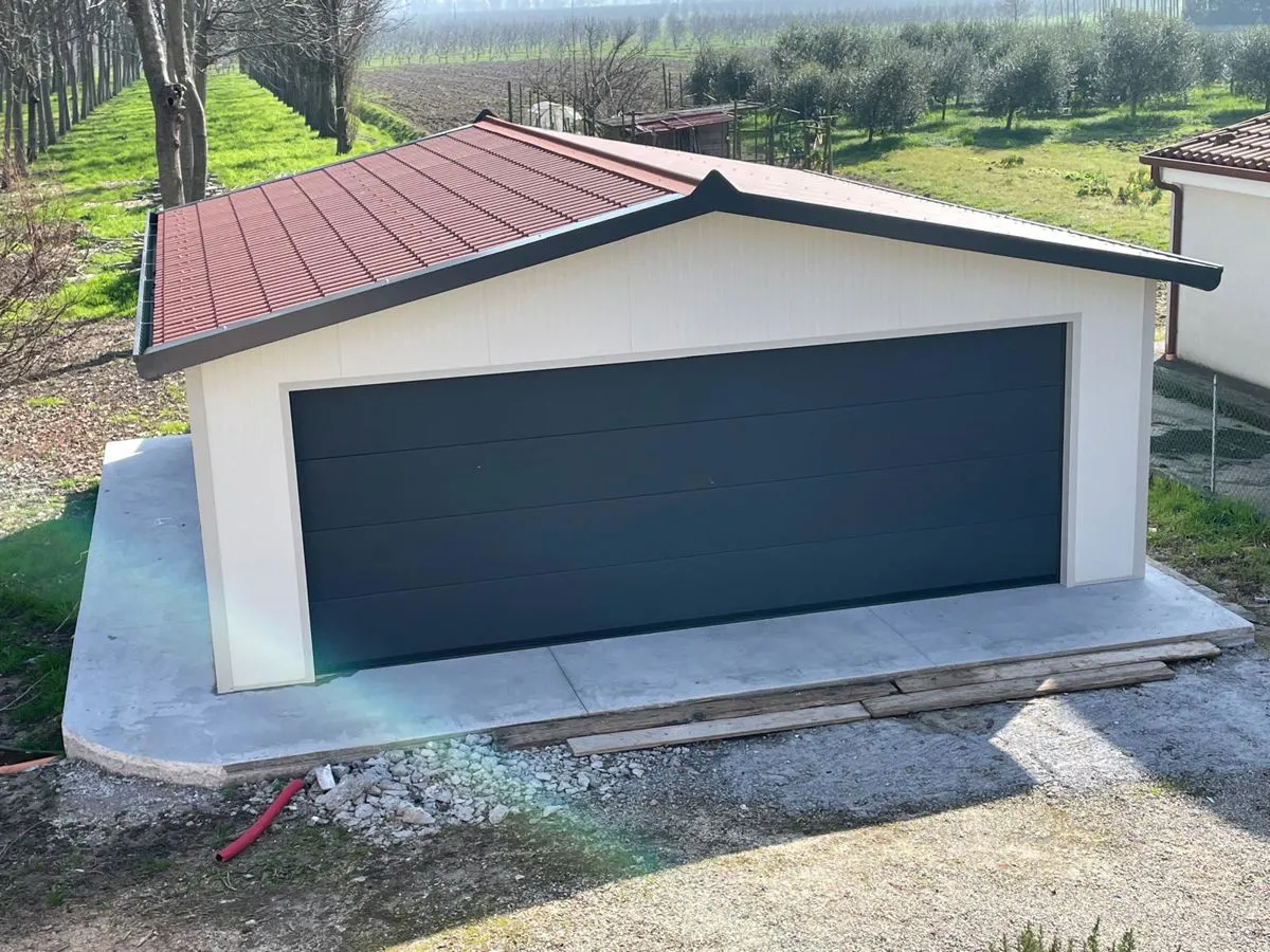 BOX AUTO CON SEZIONALE